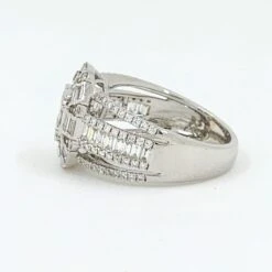 Taper Baguette Cluster Ring In 18 Karat White Gold -Mode Bijouterie Magasin DR 05490 5 master