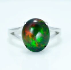 Natural 4.80 Carat Black Opal Ring 9 Natural 4.80 Carat Black Opal Ring -Mode Bijouterie Magasin DSC0105 edited master