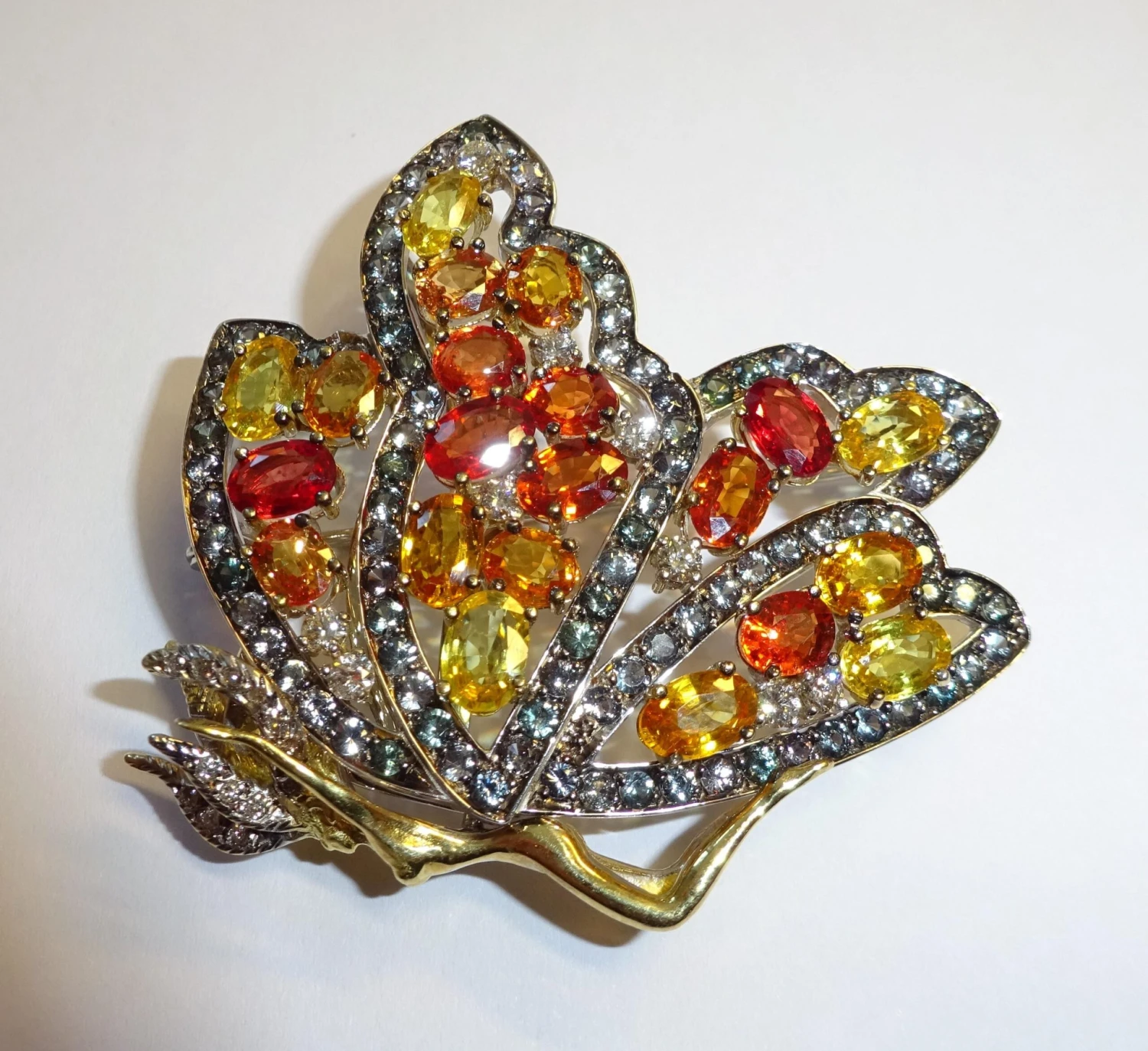 18 Karat YG/WG Diamond And Color Stones Brooch 5 18 Karat YG/WG Diamond And Color Stones Brooch – Image 3