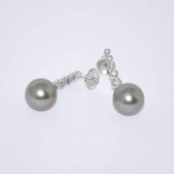 Unknown Chandelier Earrings Tahiti Pearls 3.1 White Diamonds White Gold 18 Karat -Mode Bijouterie Magasin DSC 0049 2 master
