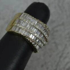 Unknown Heavy Bling 3.00 Carat Diamond And 18 Carat Yellow Gold Cluster Ring 21 Unknown Heavy Bling 3.00 Carat Diamond And 18 Carat Yellow Gold Cluster Ring -Mode Bijouterie Magasin DSC 0182 master