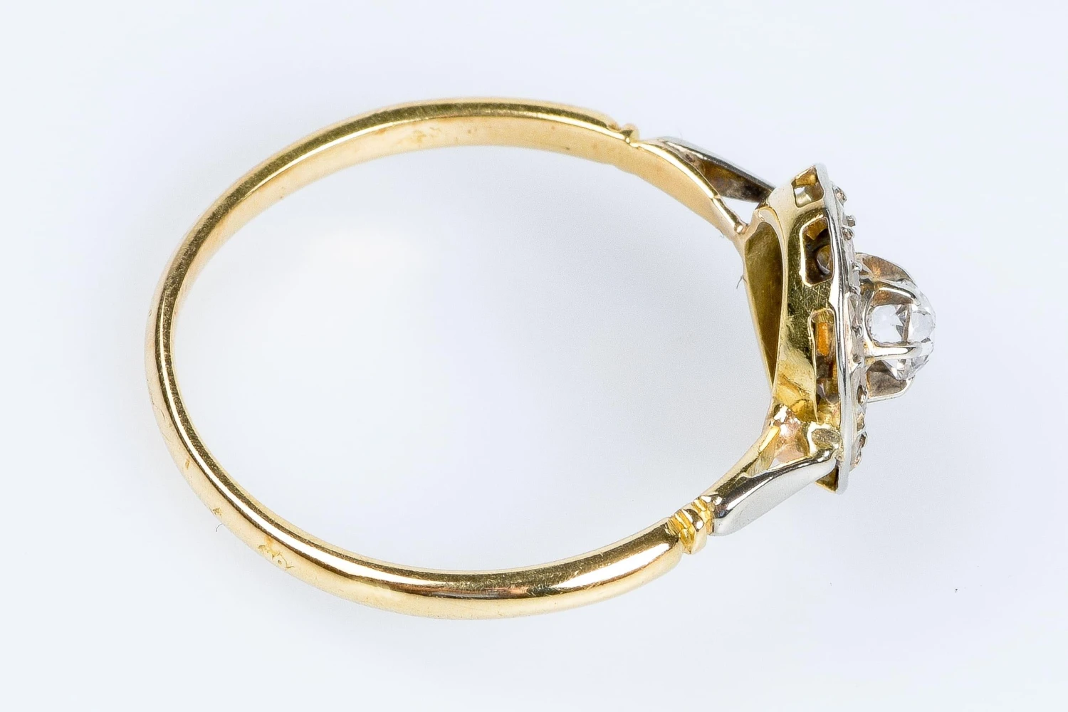 Unknown Antique 18-carat Yellow Gold Ring Decorated With Zirconium Oxide 10 Unknown Antique 18-carat Yellow Gold Ring Decorated With Zirconium Oxide – Image 8