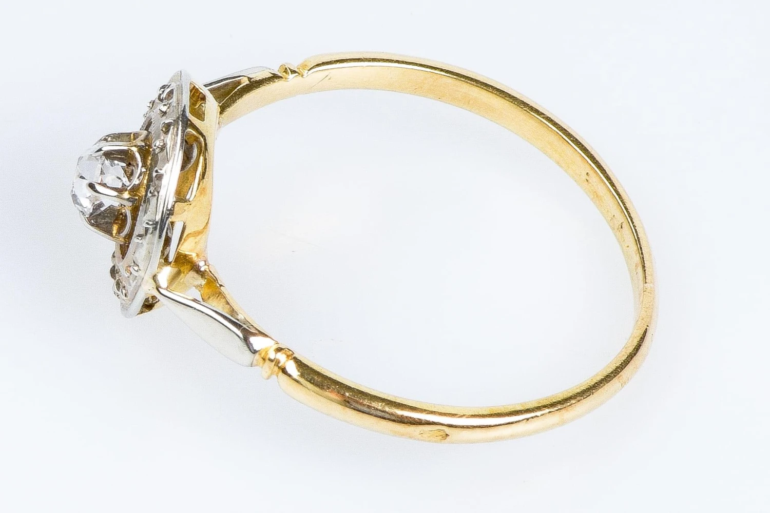 Unknown Antique 18-carat Yellow Gold Ring Decorated With Zirconium Oxide 12 Unknown Antique 18-carat Yellow Gold Ring Decorated With Zirconium Oxide – Image 10