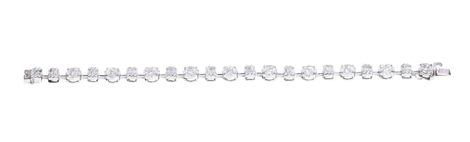 18 Karat White Gold 5.20 Carat Diamond Tennis Bracelet 4 18 Karat White Gold 5.20 Carat Diamond Tennis Bracelet – Image 2