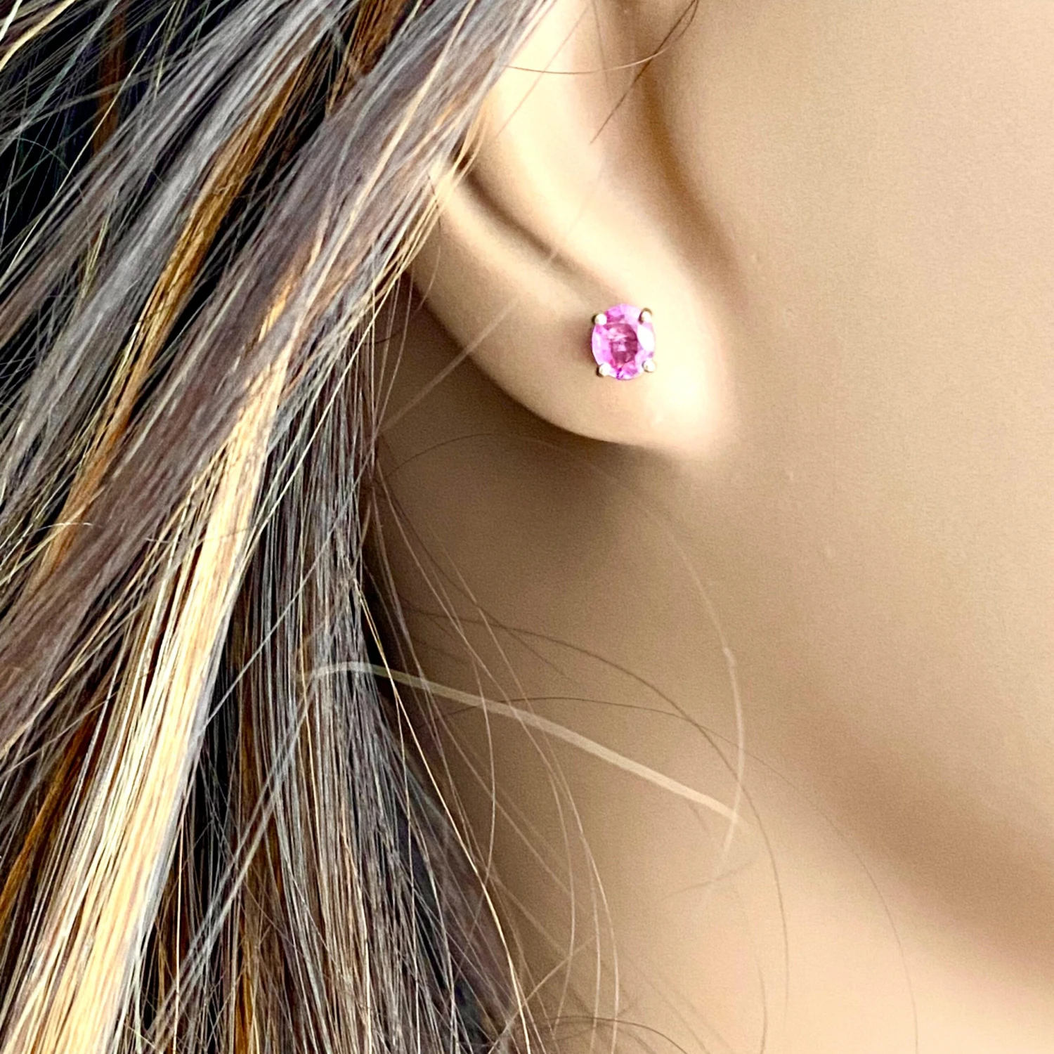 Oval Shaped Mini Ceylon Pink Sapphires Set In Yellow Gold Stud Earrings 11 Oval Shaped Mini Ceylon Pink Sapphires Set In Yellow Gold Stud Earrings – Image 9
