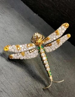 Unknown Estate 18K Platinum Articulating Orange White Diamond Emerald Dragonfly Brooch -Mode Bijouterie Magasin F9CBFB47 9A35 4C9F 945B 968EEE1F3FB0 master