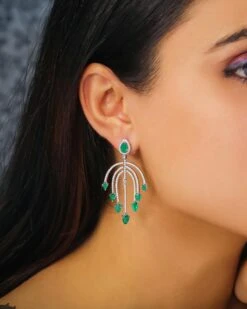 Unknown Emerald Dangle Earrings With Diamond In 18k Gold 8 Unknown Emerald Dangle Earrings With Diamond In 18k Gold -Mode Bijouterie Magasin FER11 SE 1033C 3 master