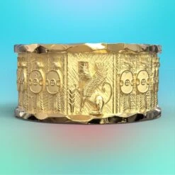 18k Gold Ring With Temple Of Persepolis Bas-Reliefs, Jāwīdān Warriors 31 18k Gold Ring With Temple Of Persepolis Bas-Reliefs, Jāwīdān Warriors -Mode Bijouterie Magasin FID 048 AN 3 master