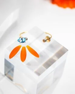 Hoop Mono Earring With Blue Sky Topaz Removable, 18k -Mode Bijouterie Magasin GOLDEN MONO HOOP EARRING GEMS COLLECTION ORANGE ECH EARRINGS master
