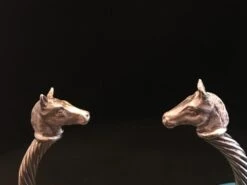 Paul Eaton Sculpted Pony Heads On Sterling Silver Twisted Bangle Bracelet -Mode Bijouterie Magasin Horse heads master