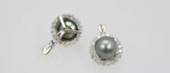 Unknown Tahitian South Seas Black Pearl Earrings With Diamond Surround -Mode Bijouterie Magasin IMG 0093 master
