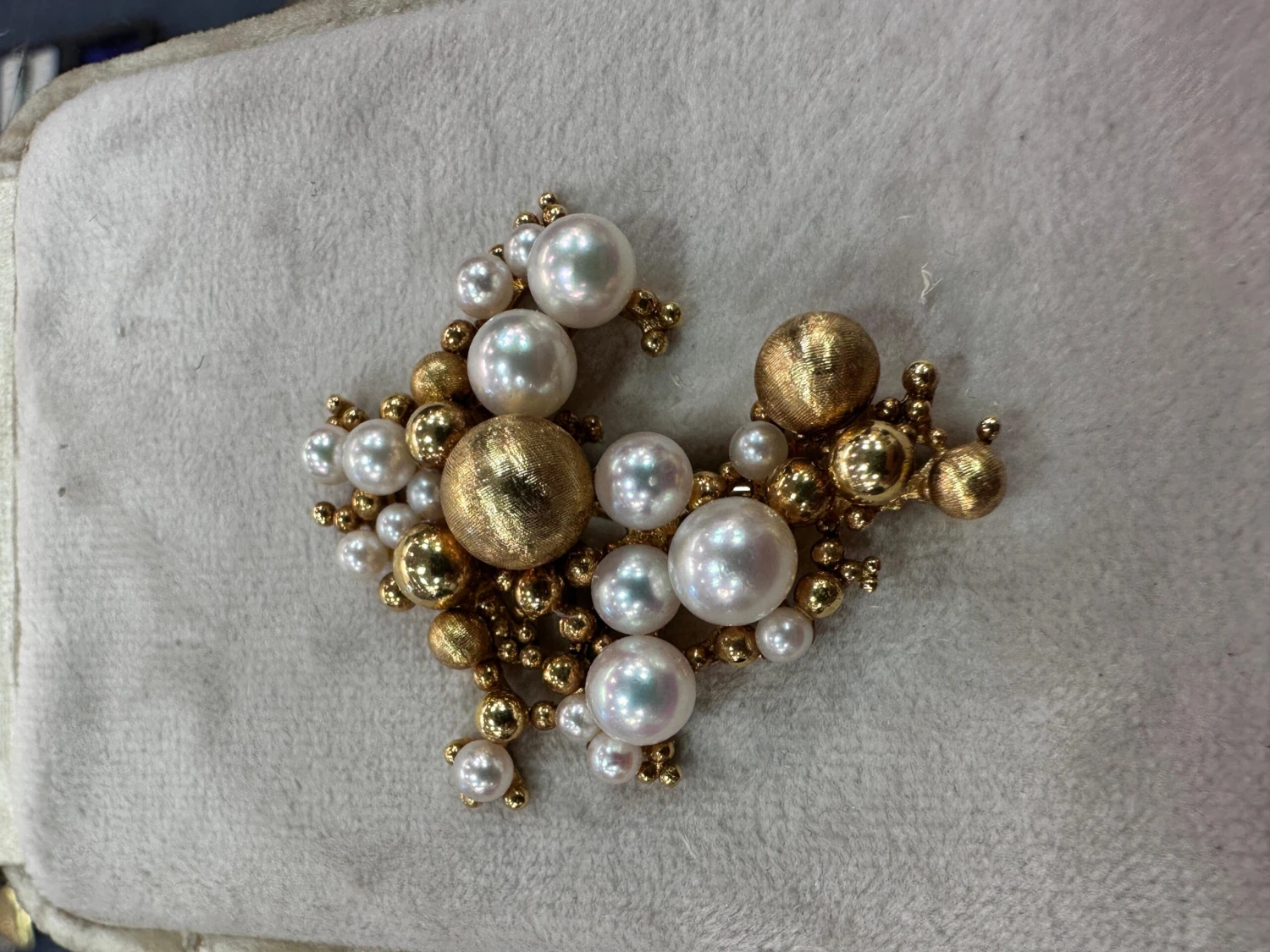 Unknown 18k Gold And Pearls Brooch 4 Unknown 18k Gold And Pearls Brooch – Image 2