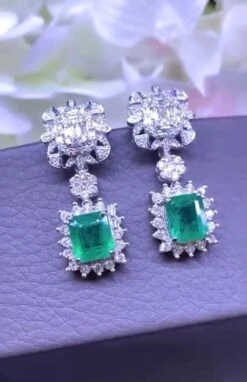 Amazing 8.61 Carats Of Emeralds And Diamonds On Earrings -Mode Bijouterie Magasin IMG 0189 master