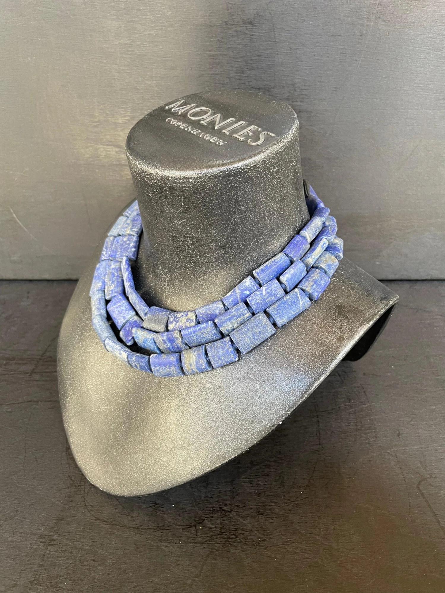 One-of-a-kind Necklace In Lapis Lazuli From The Danish Brand 5 One-of-a-kind Necklace In Lapis Lazuli From The Danish Brand – Image 3