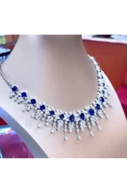Amazing 43.08 Carats Of Royal Blue Ceylon Sapphires And Diamonds On Necklace 9 Amazing 43.08 Carats Of Royal Blue Ceylon Sapphires And Diamonds On Necklace -Mode Bijouterie Magasin IMG 1335 master