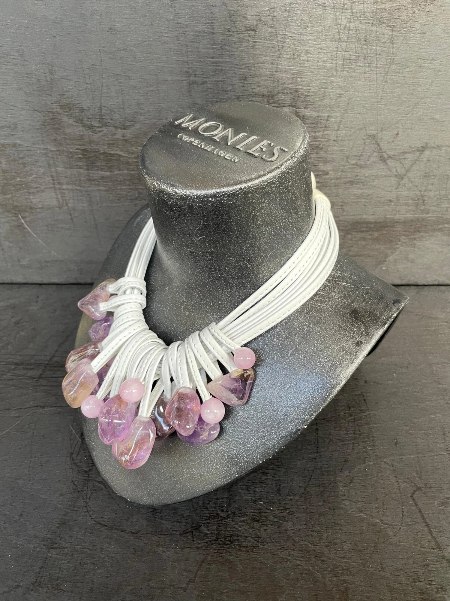 One-of-a-kind Necklace In Amethyst And Leather From The Danish Brand Monies 5 One-of-a-kind Necklace In Amethyst And Leather From The Danish Brand Monies – Image 3