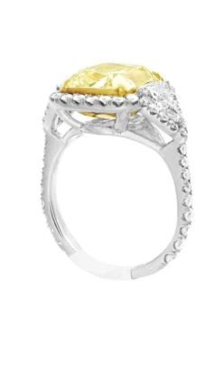 GIA Certified Fancy Yellow Diamond Of 5.01 Carats Ring VVS2 9 GIA Certified Fancy Yellow Diamond Of 5.01 Carats Ring VVS2 -Mode Bijouterie Magasin IMG 1566 master