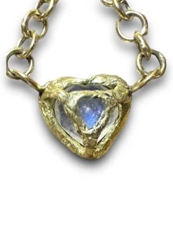 14k Yellow Gold Aphrodite Rainbow Moonstone Heart Necklace One Of A Kind -Mode Bijouterie Magasin IMG 1618 master