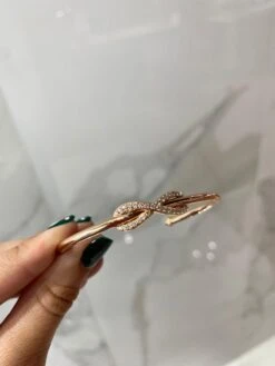 Tiffany & Co. Tiffany Infinity Cuff, 0.39ctw Round Diamond 'D-F, VS-VVS' In 18kt Rose Gold -Mode Bijouterie Magasin IMG 1619732615437 master