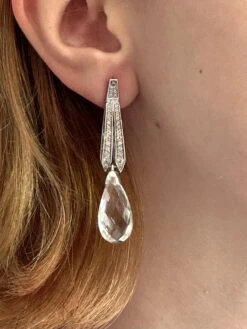 Eliania Rosetti 36.4 Carat White Topaz 25.7 Carat Red Jade Earrings -Mode Bijouterie Magasin IMG 1654 002 1 master