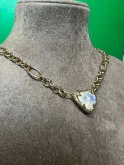 14k Yellow Gold Aphrodite Rainbow Moonstone Heart Necklace One Of A Kind -Mode Bijouterie Magasin IMG 1685257654351 master