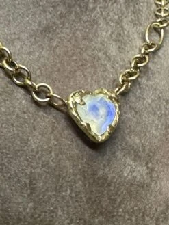 14k Yellow Gold Aphrodite Rainbow Moonstone Heart Necklace One Of A Kind -Mode Bijouterie Magasin IMG 1685257679617 master