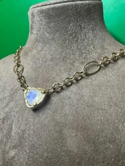 14k Yellow Gold Aphrodite Rainbow Moonstone Heart Necklace One Of A Kind -Mode Bijouterie Magasin IMG 1685257693793 master