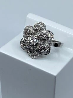 Unknown Engagement Ring In 18 Carat, Flower Model Set With Diamonds -Mode Bijouterie Magasin IMG 1686409433953 master