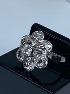 Unknown Engagement Ring In 18 Carat, Flower Model Set With Diamonds -Mode Bijouterie Magasin IMG 1686409441484 master