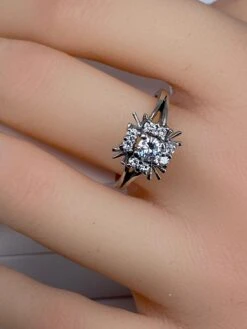 Unknown 18 Carat White Gold Ring, Square Flower Model In Gold Threads And Diamonds 24 Unknown 18 Carat White Gold Ring, Square Flower Model In Gold Threads And Diamonds -Mode Bijouterie Magasin IMG 1686416252671 master