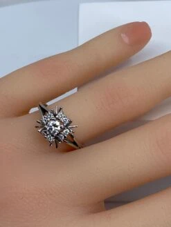 Unknown 18 Carat White Gold Ring, Square Flower Model In Gold Threads And Diamonds 32 Unknown 18 Carat White Gold Ring, Square Flower Model In Gold Threads And Diamonds -Mode Bijouterie Magasin IMG 1686416306395 master