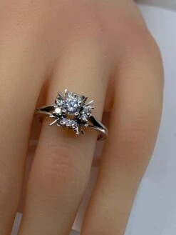 Unknown 18 Carat White Gold Ring, Square Flower Model In Gold Threads And Diamonds 36 Unknown 18 Carat White Gold Ring, Square Flower Model In Gold Threads And Diamonds -Mode Bijouterie Magasin IMG 1686416338046 master