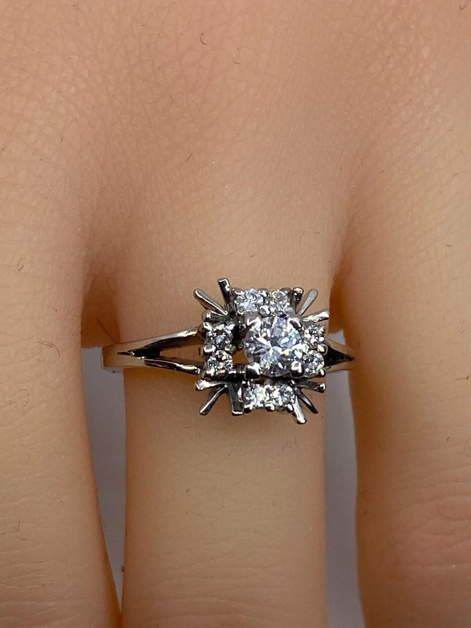 Unknown 18 Carat White Gold Ring, Square Flower Model In Gold Threads And Diamonds 18 Unknown 18 Carat White Gold Ring, Square Flower Model In Gold Threads And Diamonds – Image 16