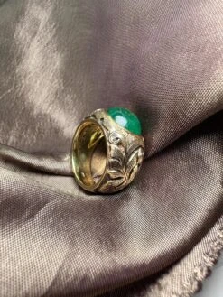 Unknown Emerald Ring With Engravings -Mode Bijouterie Magasin IMG 1686667910292 master