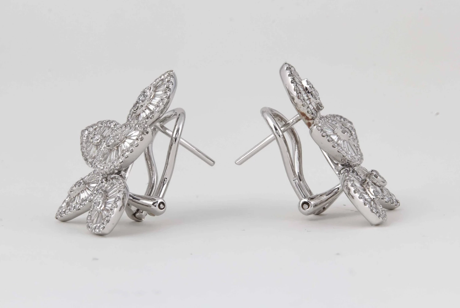 Stunning Baguette And Round Diamond Gold Cluster Earrings 7 Stunning Baguette And Round Diamond Gold Cluster Earrings – Image 5