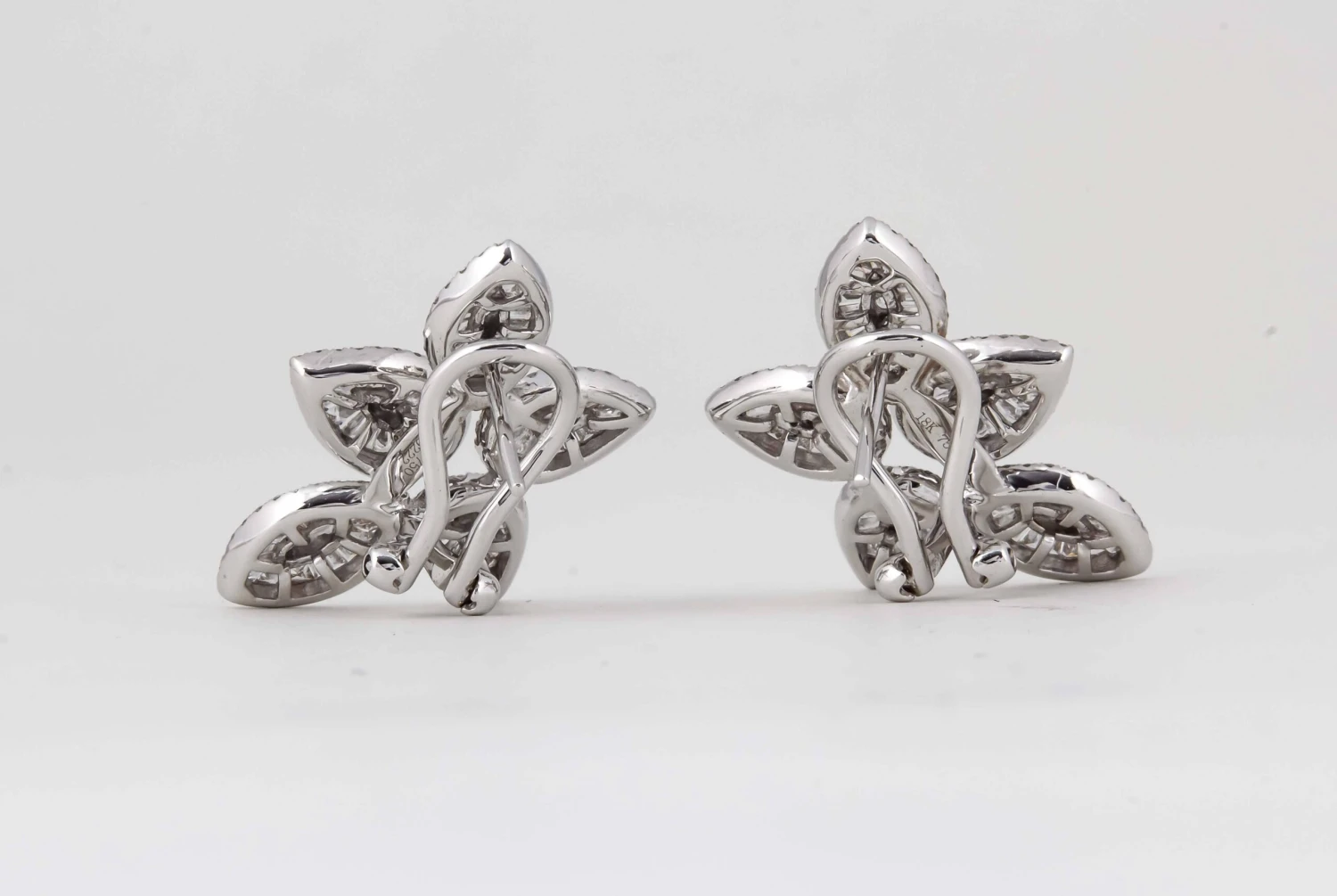 Stunning Baguette And Round Diamond Gold Cluster Earrings 8 Stunning Baguette And Round Diamond Gold Cluster Earrings – Image 6