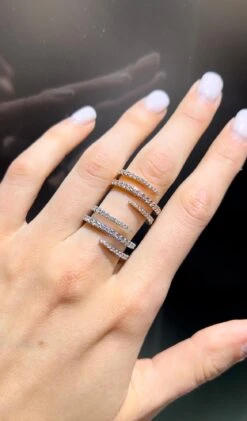 Elizabeth Fine Jewelry 0.83 Carat Diamond Multi-Row Spiral Ring 18k Rose Gold 11 Elizabeth Fine Jewelry 0.83 Carat Diamond Multi-Row Spiral Ring 18k Rose Gold -Mode Bijouterie Magasin IMG 1843 master