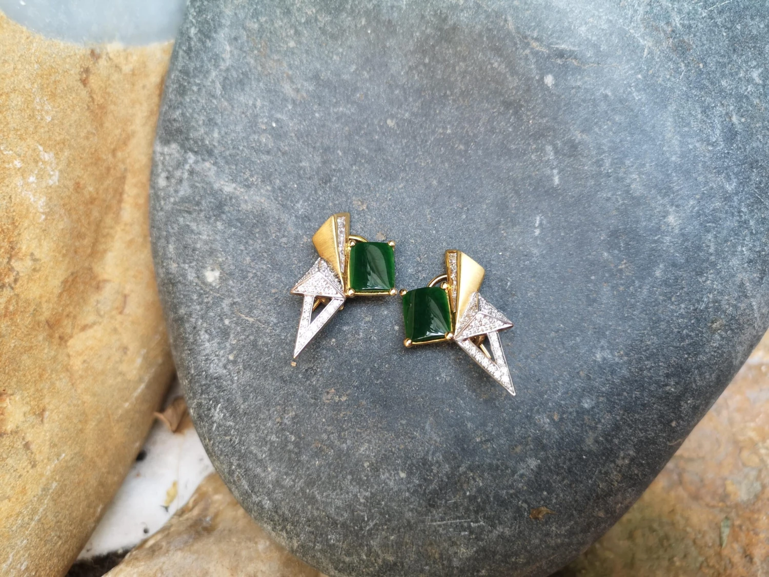 Jade With Diamond Origami Earrings Set In 18 Karat Gold 11 Jade With Diamond Origami Earrings Set In 18 Karat Gold – Image 9