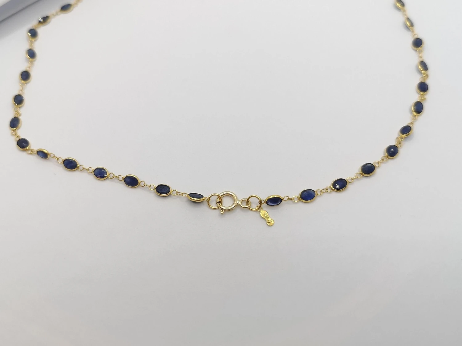 Unknown Blue Sapphire Necklace Set In 18 Karat Gold Settings 9 Unknown Blue Sapphire Necklace Set In 18 Karat Gold Settings – Image 7