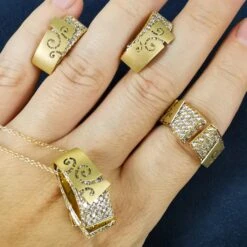 Champagne Diamonds 18 Karat Yellow Gold Pret-a-Porter Pendant Suite -Mode Bijouterie Magasin IMG 20230321 111942 master