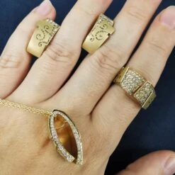 Champagne Diamonds 18 Karat Yellow Gold Pret-a-Porter Pendant Suite -Mode Bijouterie Magasin IMG 20230321 112122 master