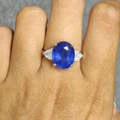 Victorian Era 6.74 Carat Sapphire Ring Three Stone Ring With Diamonds 18k Gold 14 Victorian Era 6.74 Carat Sapphire Ring Three Stone Ring With Diamonds 18k Gold -Mode Bijouterie Magasin IMG 20230330 171707 master