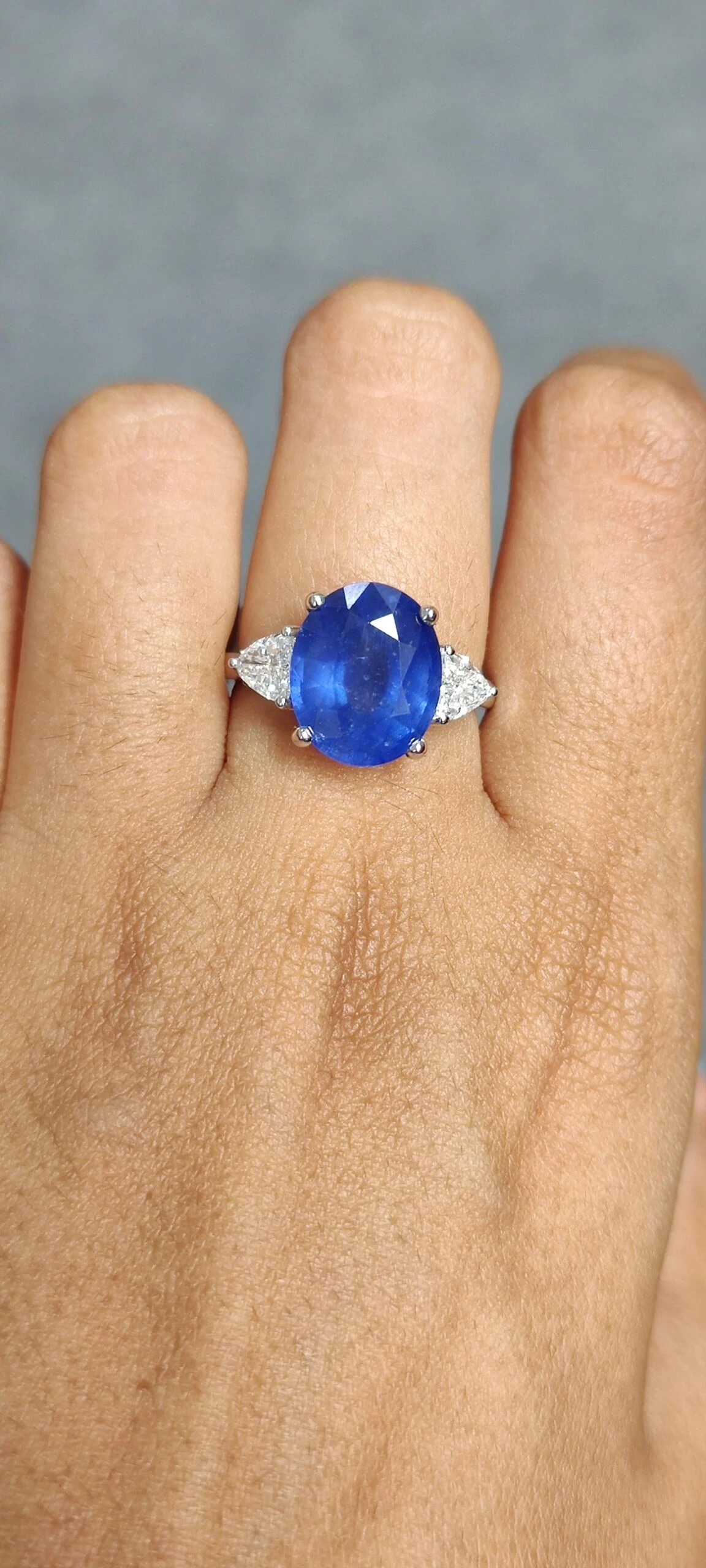 Victorian Era 6.74 Carat Sapphire Ring Three Stone Ring With Diamonds 18k Gold 8 Victorian Era 6.74 Carat Sapphire Ring Three Stone Ring With Diamonds 18k Gold – Image 6