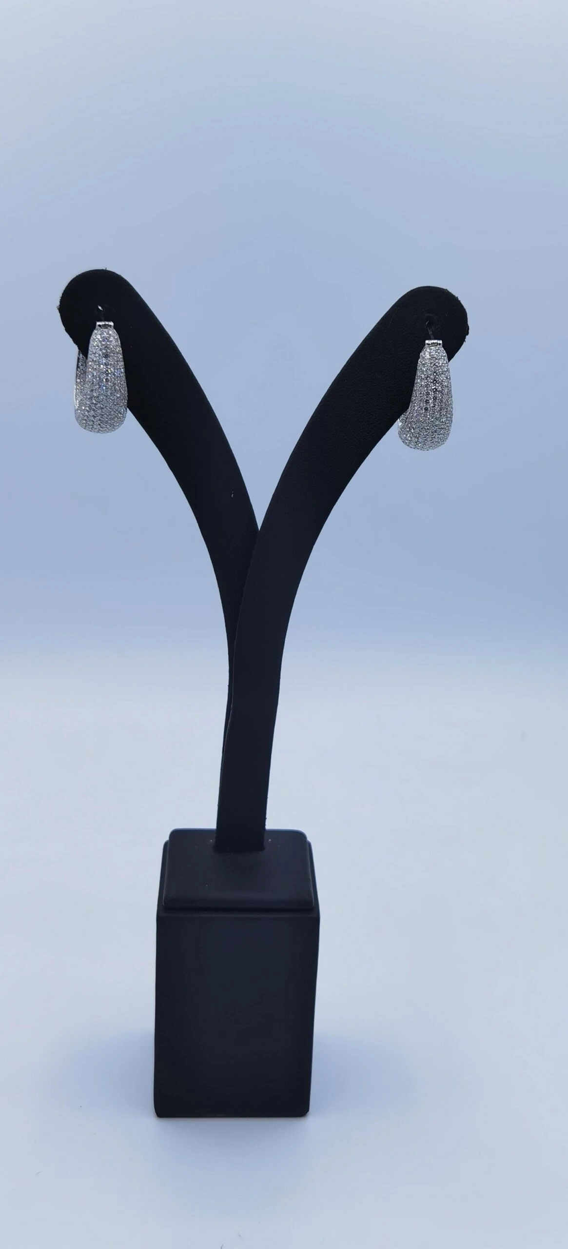 Unknown Diamond Creole 5.86Carat 18Karat Gold 9 Unknown Diamond Creole 5.86Carat 18Karat Gold – Image 7