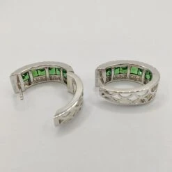 2.6 Carat Deep Green Tsavorite Diamond Huggie Hoop Earrings In 18k White Gold 15 2.6 Carat Deep Green Tsavorite Diamond Huggie Hoop Earrings In 18k White Gold -Mode Bijouterie Magasin IMG 20230616 202721 master
