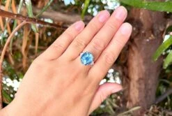 Unknown No Heat Burma 13.86 Carat Sapphire Ring With Diamonds 18k Gold -Mode Bijouterie Magasin IMG 2893 master