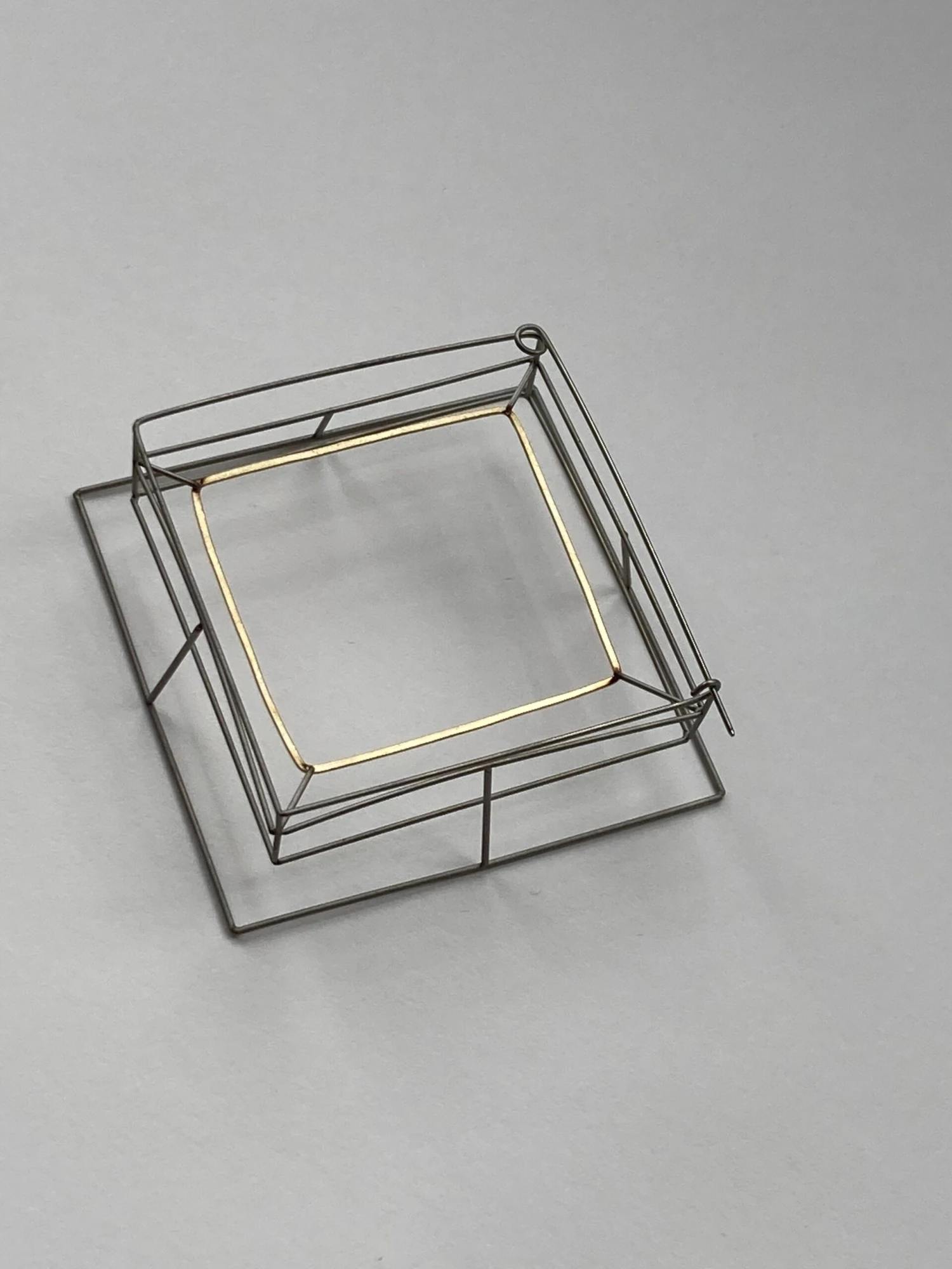 Minimal Frame Brooch 7 Minimal Frame Brooch – Image 5
