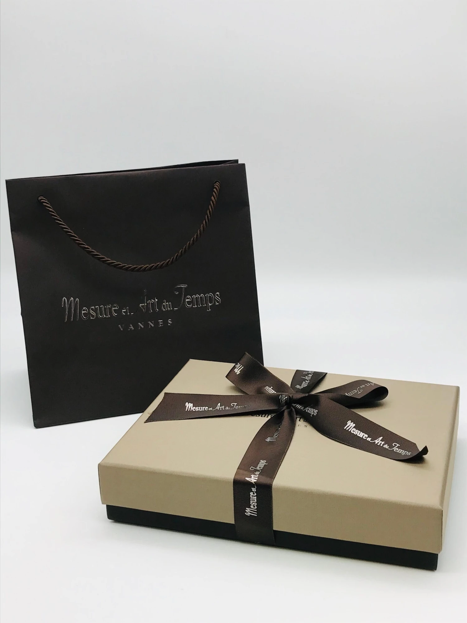 Unknown Earrings Tahitian Cultured Pearl Diamond White Gold 18 Karat 7 Unknown Earrings Tahitian Cultured Pearl Diamond White Gold 18 Karat – Image 5