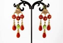 Mediterranean Red Coral White Diamond Green Tourmaline Yellow Gold Drop Earrings 25 Mediterranean Red Coral White Diamond Green Tourmaline Yellow Gold Drop Earrings -Mode Bijouterie Magasin IMG 3589 master