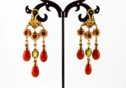 Mediterranean Red Coral White Diamond Green Tourmaline Yellow Gold Drop Earrings 29 Mediterranean Red Coral White Diamond Green Tourmaline Yellow Gold Drop Earrings -Mode Bijouterie Magasin IMG 3594 master